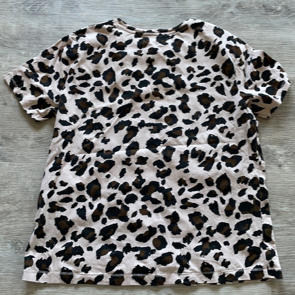 Brunette Leopard Tee - Picture 3 of 3